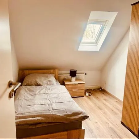 Appartamento 58 Qm Mit Wohnzimmer, Kueche, 3 Schlafzimmern Und Bad-wc