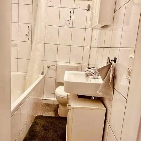 58 Qm Mit Wohnzimmer, Kueche, 3 Schlafzimmern Und Bad-wc 公寓 博特罗普